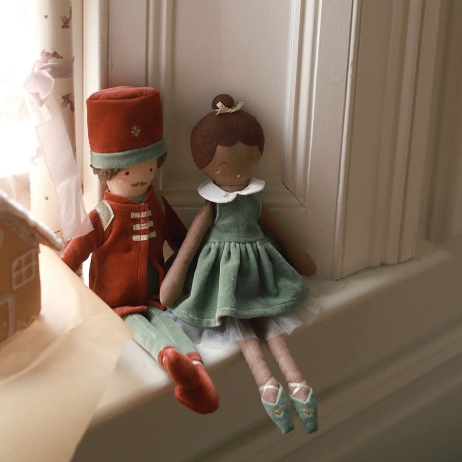 Play Avery Row | Doll Nutcracker